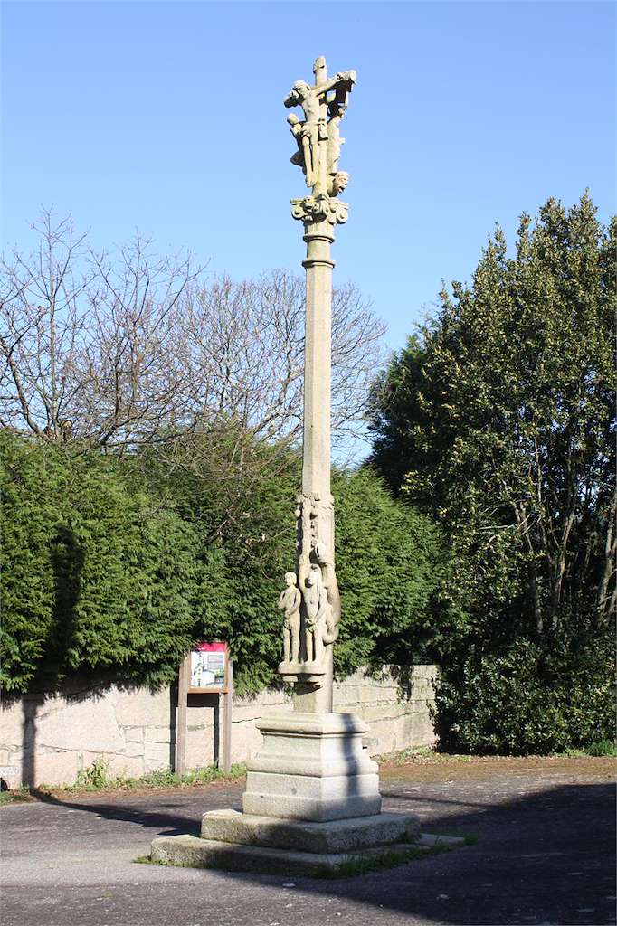 Cruceiro do Culebrón en Portas