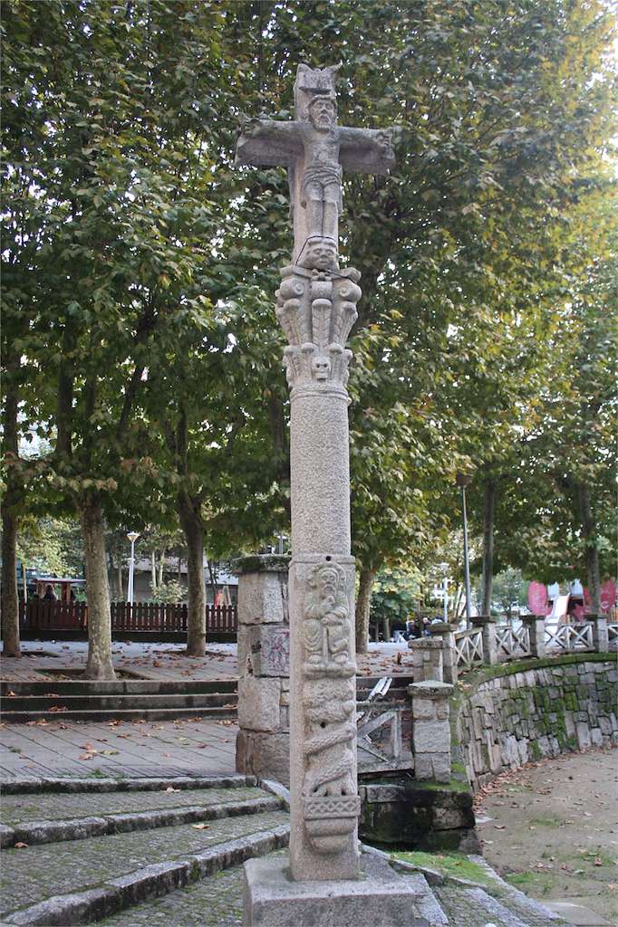 Cruceiro do Parque do Concello en Ourense
