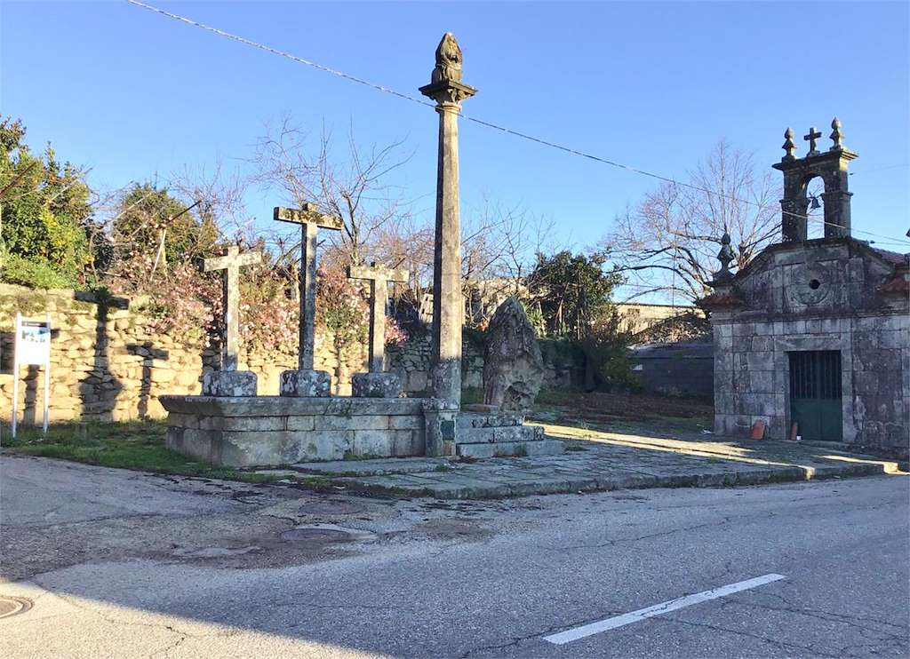 Cruceiro y Calvario de Barcela en Arbo