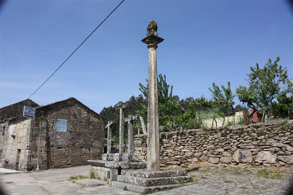 Cruceiro y Calvario de Barcela en Arbo