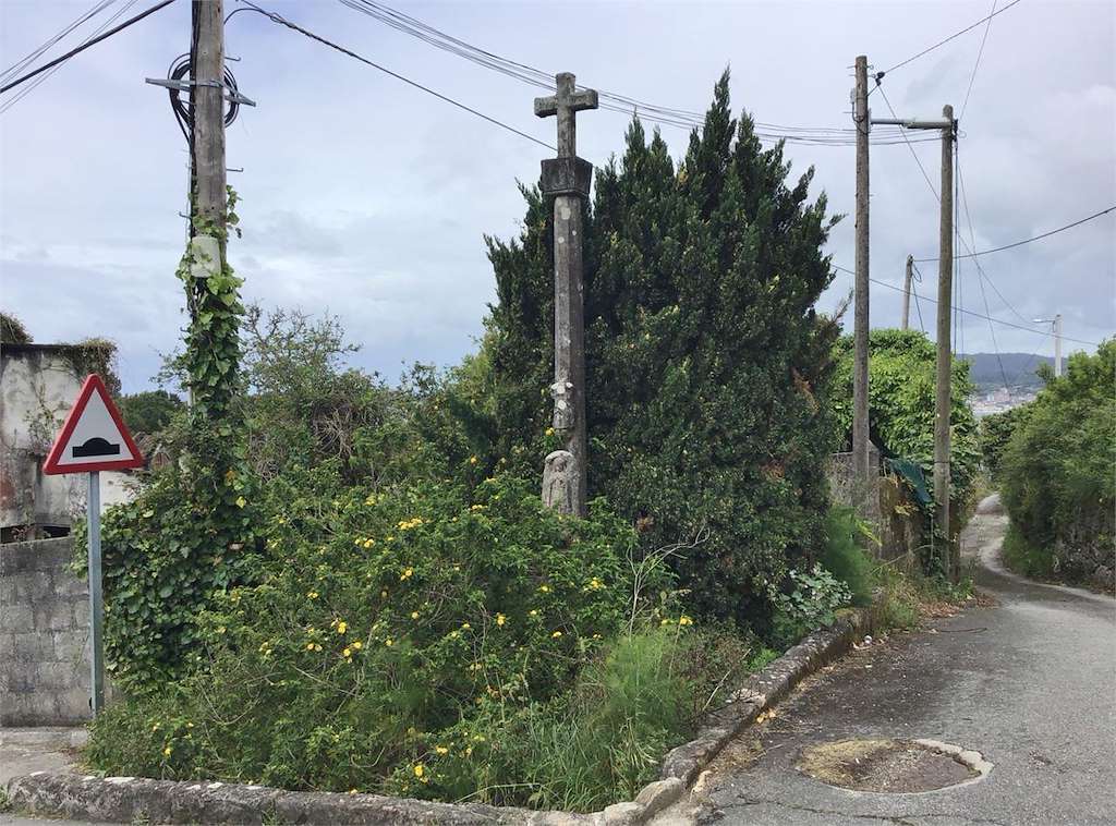 Cruceiro y Peto de O Castro en Marín