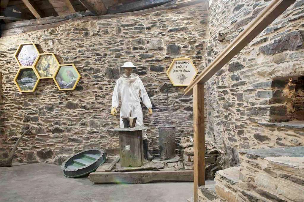 Ecomuseo El País del Abeyeiro en Negueira de Muñiz