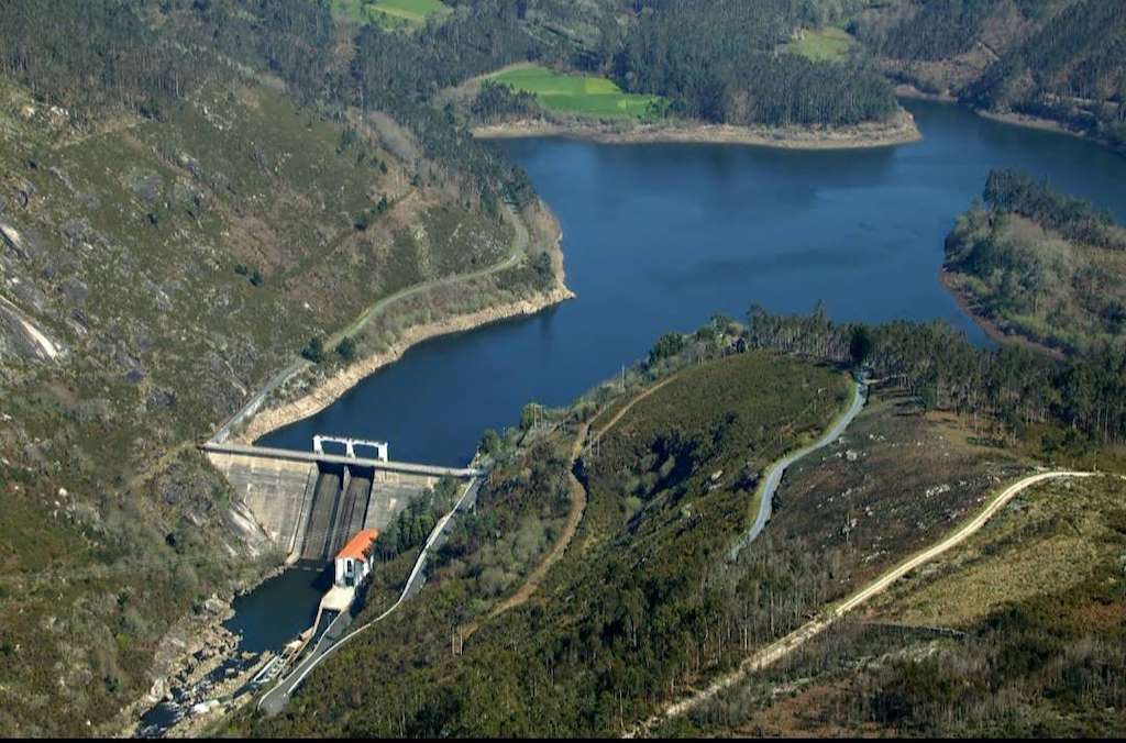 Embalse Barrié de la Maza  en Negreira