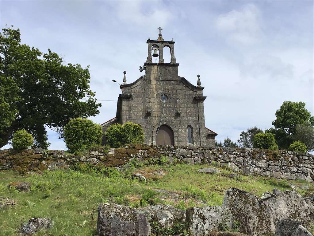 Ermida dos Anxos en A Lama