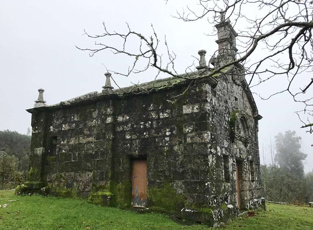 Ermita de San Bartolomé en As Neves