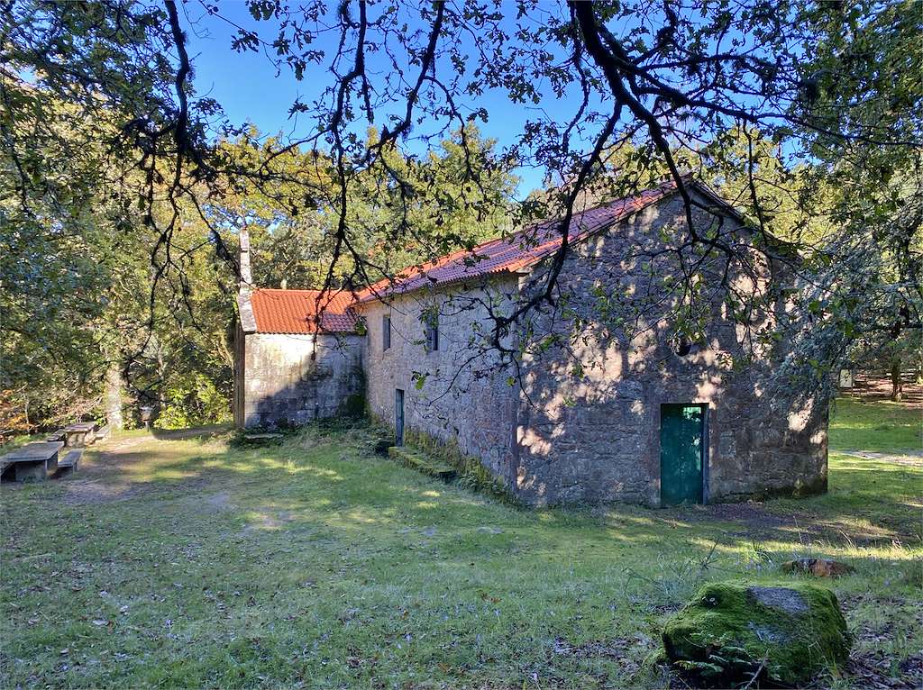 Ermita y Robledal de San Cibrán en Catoira