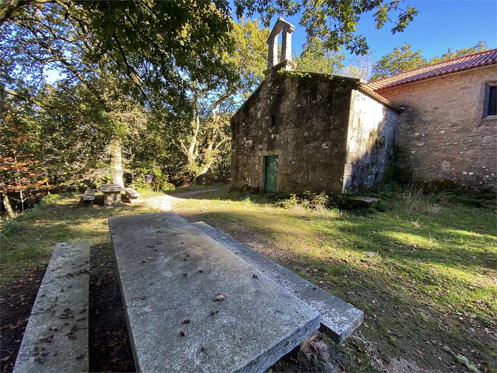 Ermita y Robledal de San Cibrán en Catoira