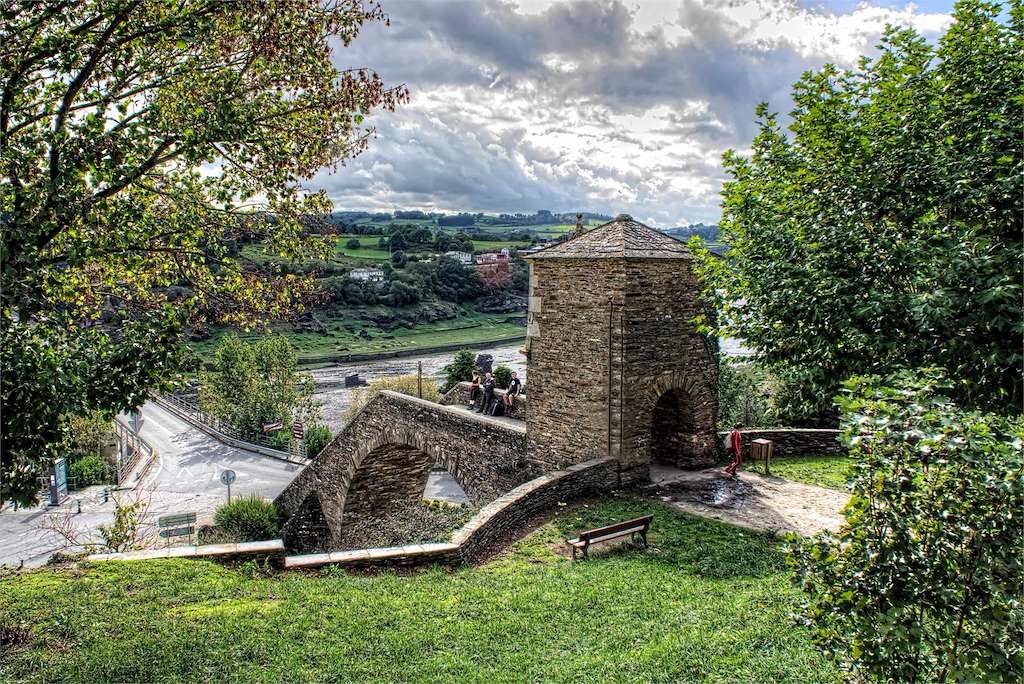 Escalinata de la Capilla de las Nieves en Portomarín