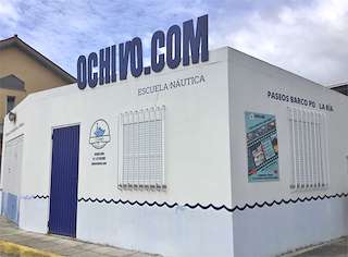 Escuela Náutica y Turísmo Activo O Chivo