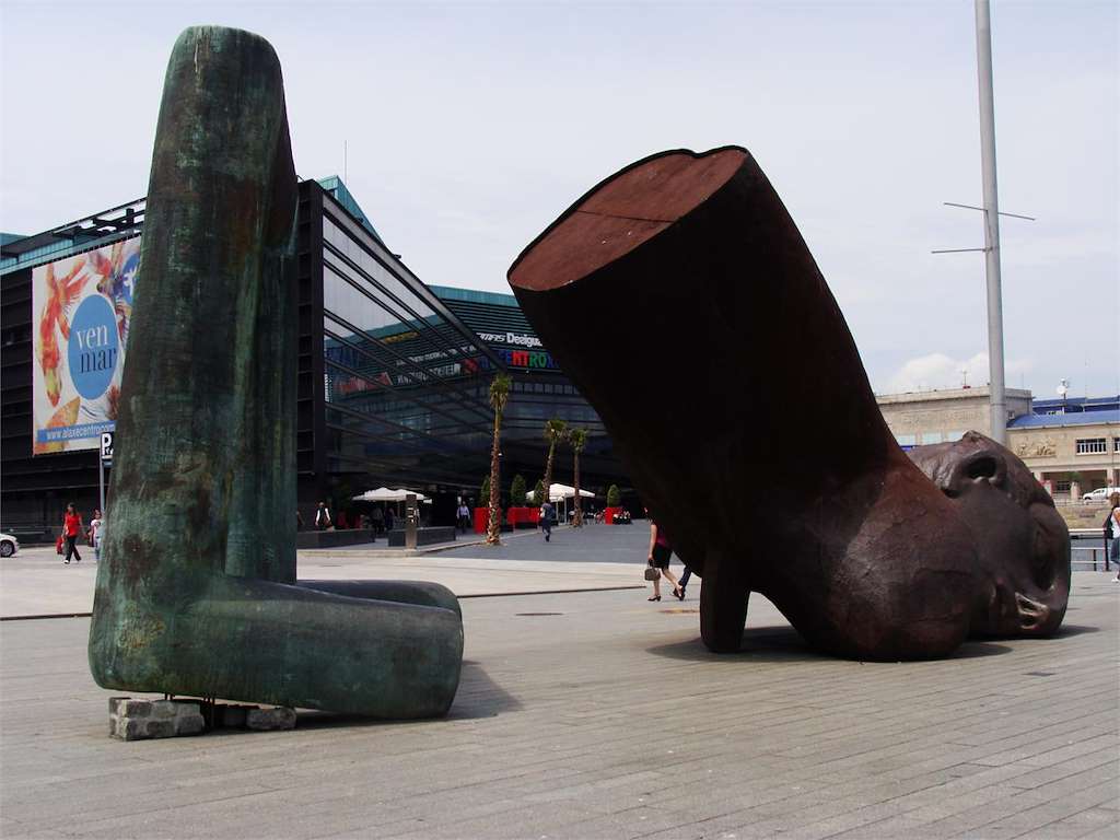Escultura El Bañista en Vigo