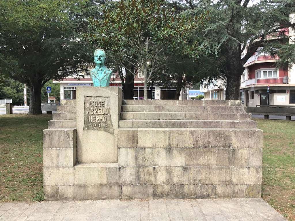 Escultura José Agrelo Hermo en Muros