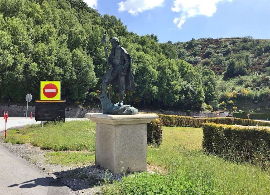 Estatua de Hermann Künig en Pedrafita do Cebreiro