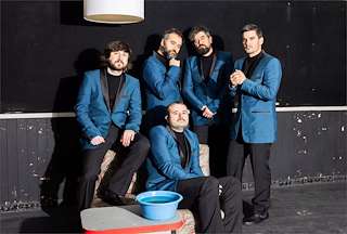 Fechas, información, programa, cartel, imágenes, mapa y ubicación de Familia Caamagno - Disco Comarcal  (2026)  en  Santiago de Compostela