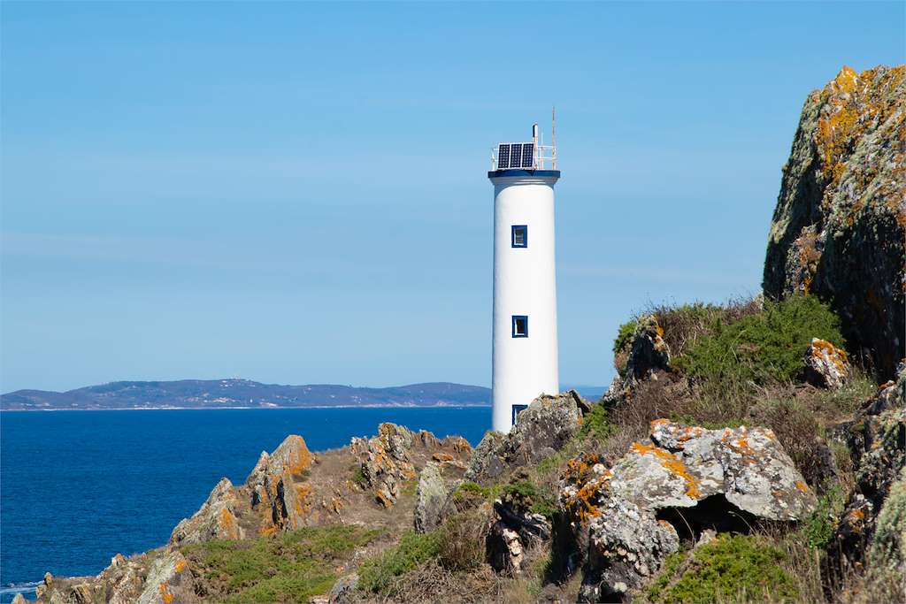 Faro de Cabo Home en Cangas de Morrazo