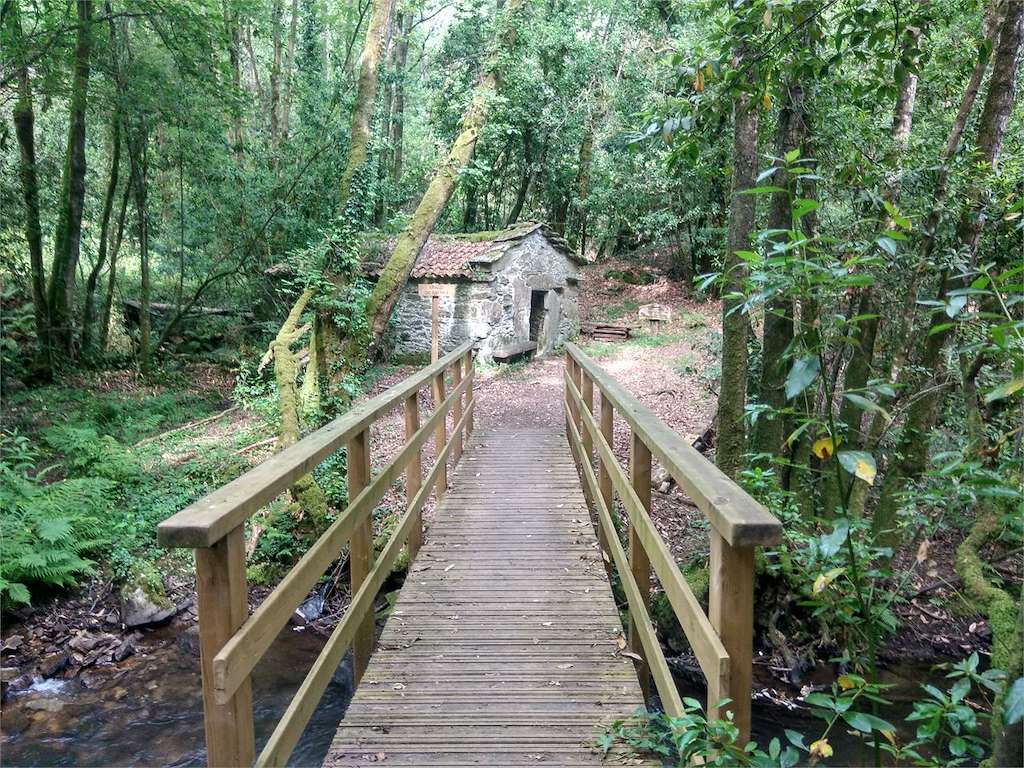 Fervenza das Gándaras y Muíño do Batán de Mezonzo en Vilasantar
