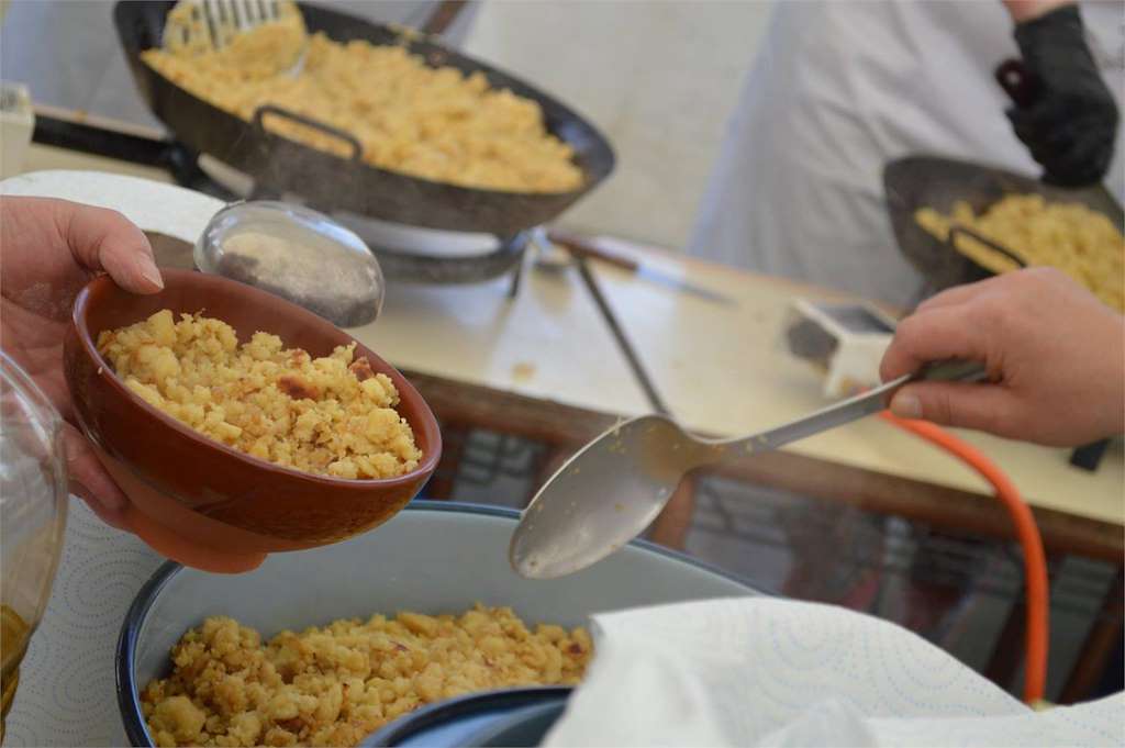 V Festa Gastronómica da Enfariñada (2024) en Trabada