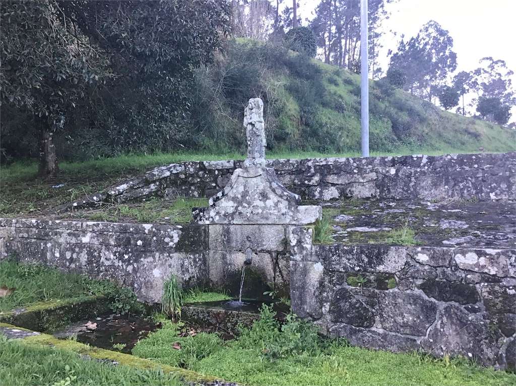 Fonte do Calvario en Brión