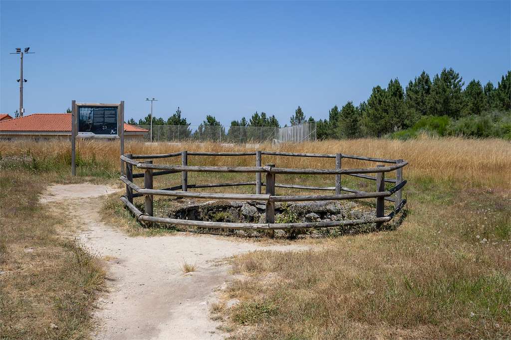 Foxo do Lobo de Torgás en Parada de Sil