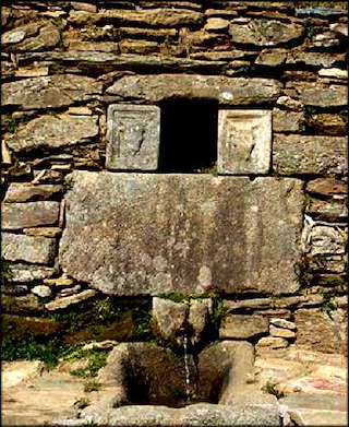 Fuente de los Bucraneos