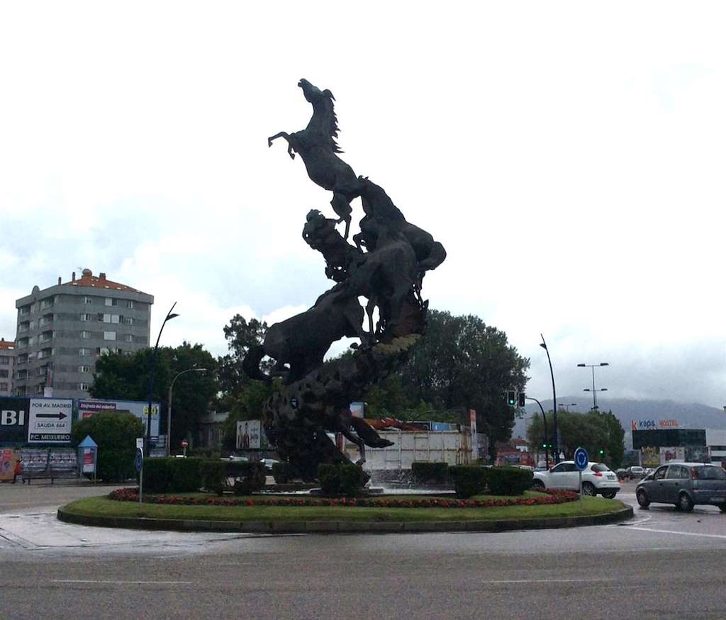 Grupo Escultórico "Os Cabalos" en Vigo