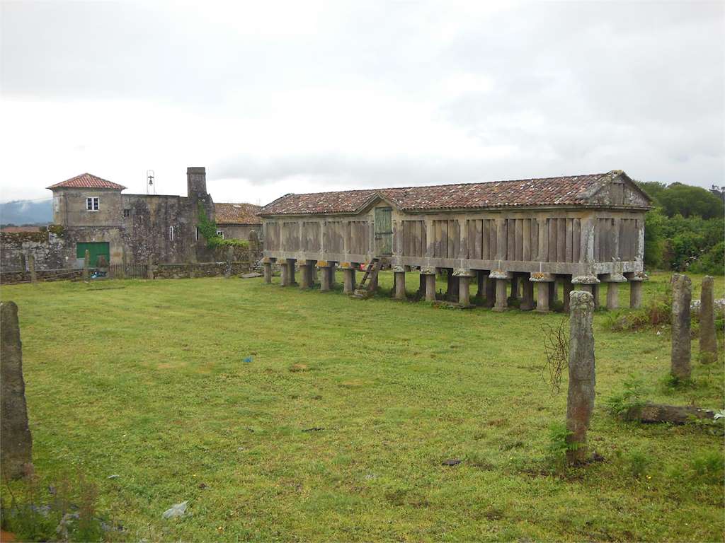 Hórreo de la Rectoral de San Martiño en Vilaboa