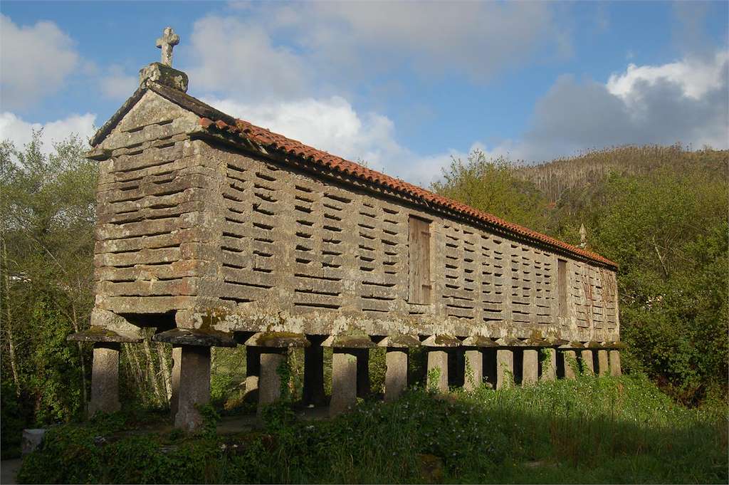 Hórreo de Toba en Cee