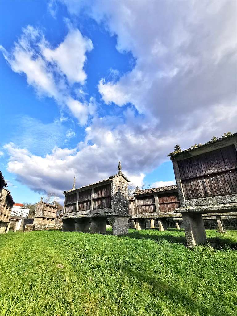 Horreos de Imo en Dodro