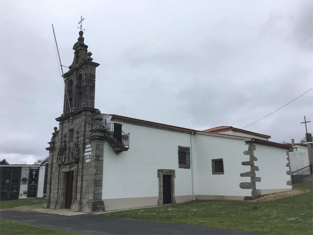 Iglesia de Divino Salvador de Maniños en Fene