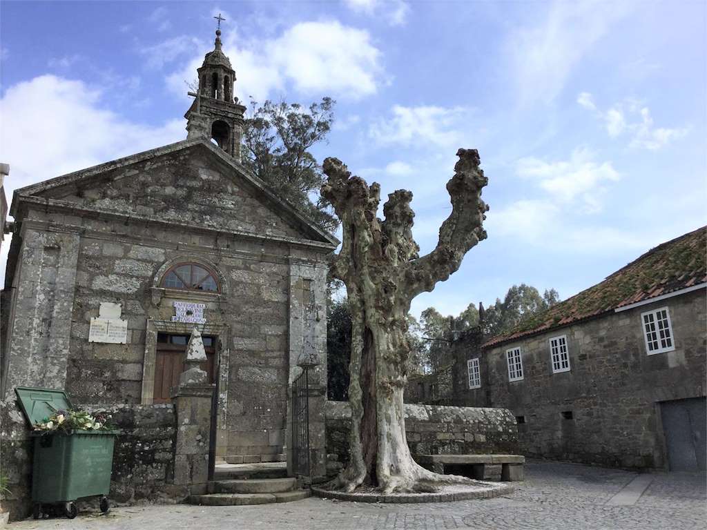 Iglesia de Divino Salvador de Taragoña en Rianxo