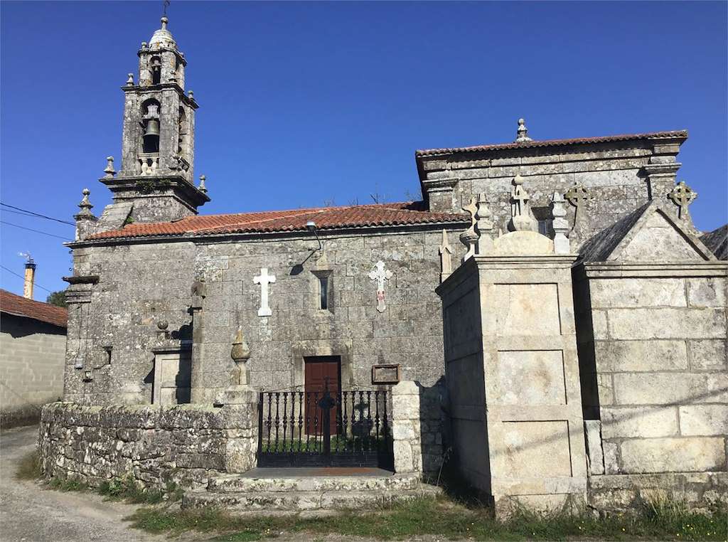 Iglesia de Salvador de La O en Dozón