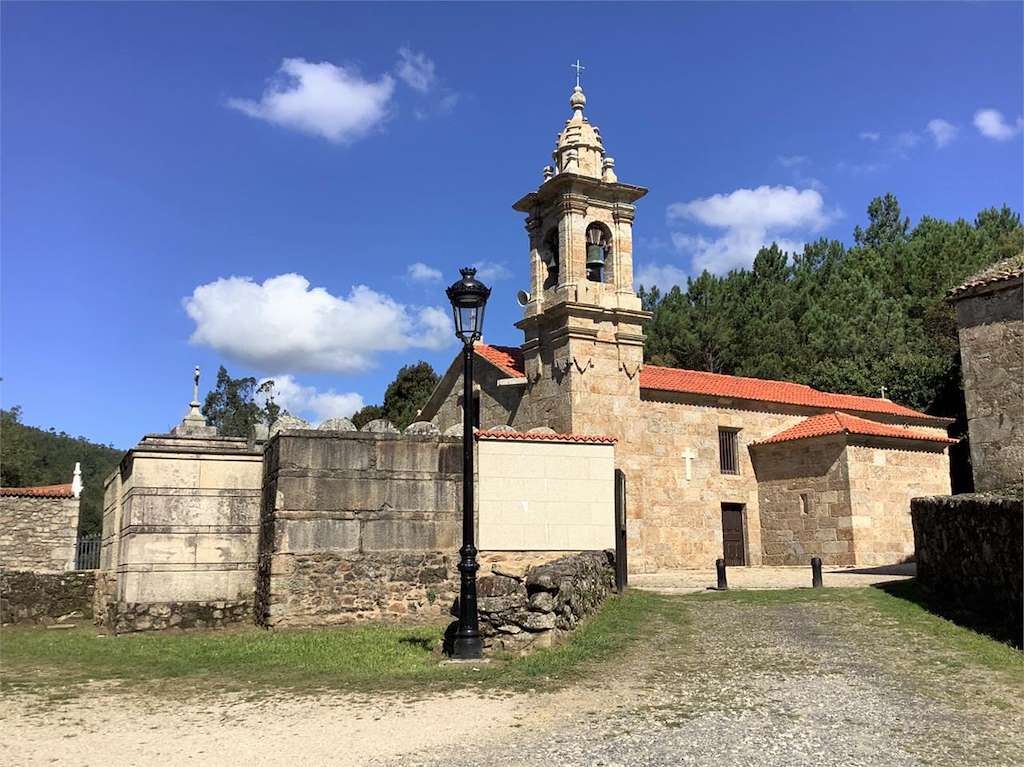 Iglesia de San Adrián de Toba en Cee