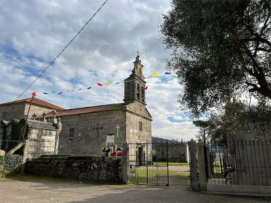 Iglesia de San Cristovo de Briallos en Portas