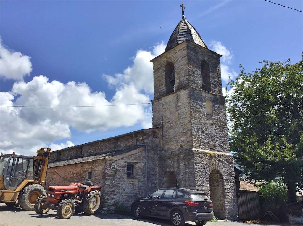 Iglesia de San Cristovo de Lóuzara en Samos