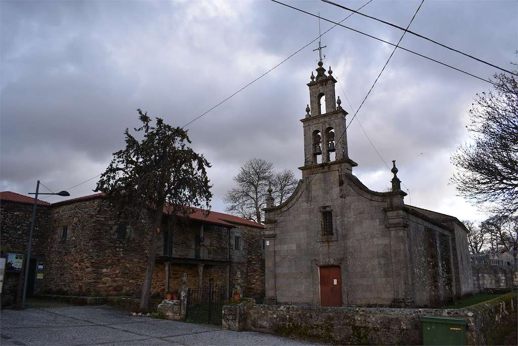 Iglesia de San Esteban de Trasestrada en O Riós