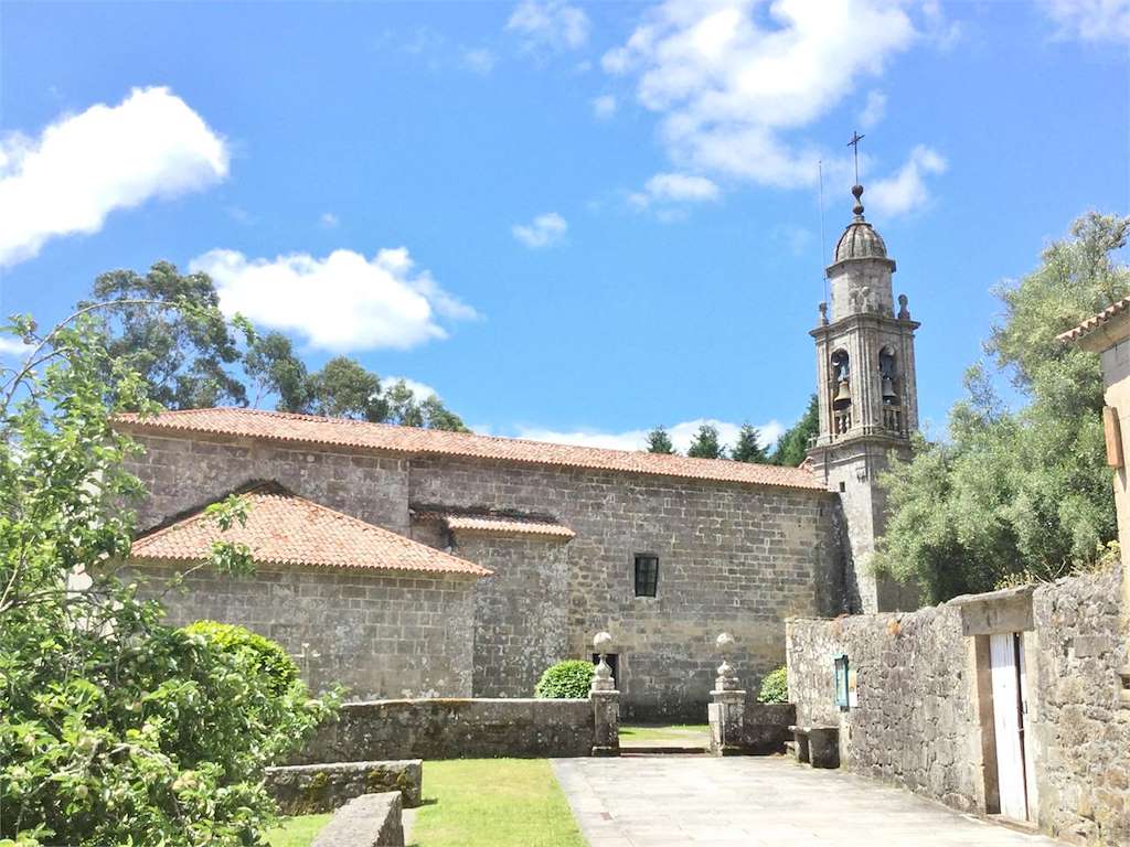 Iglesia de San Fins de Brión