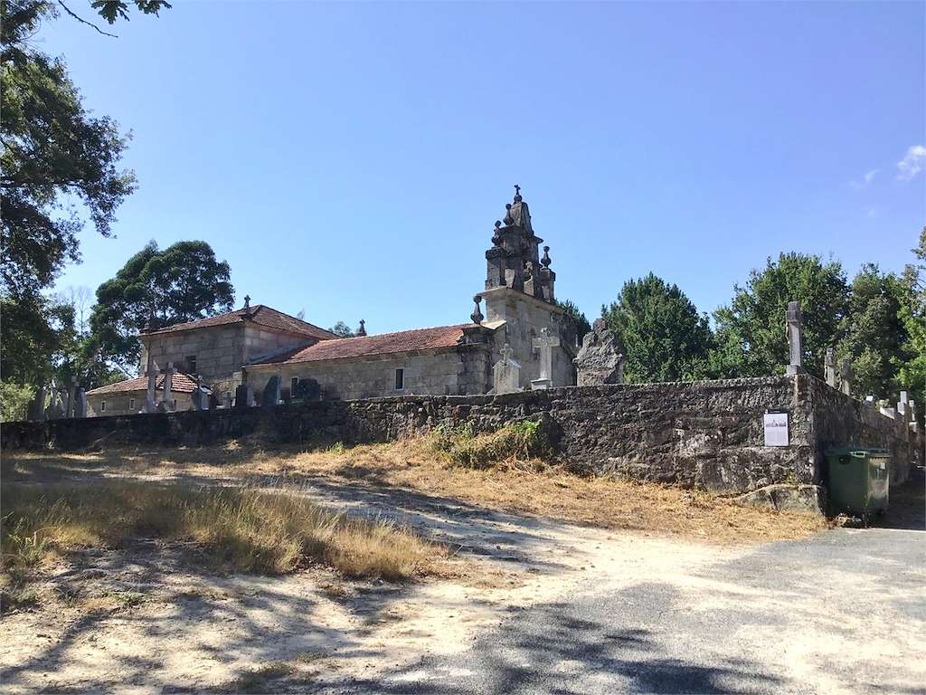 Iglesia de San Fiz de Galez en Entrimo