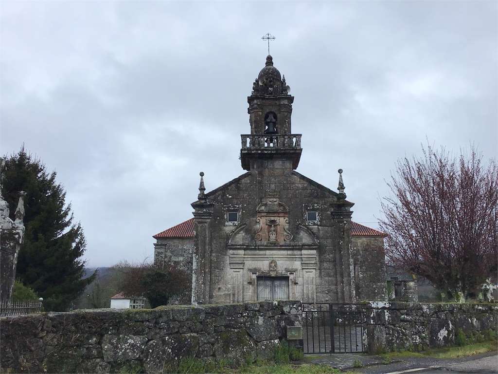 Iglesia de San Fiz de Lougares en Mondariz