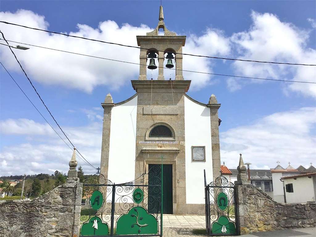 Iglesia de San Jorge de Iñás en Oleiros