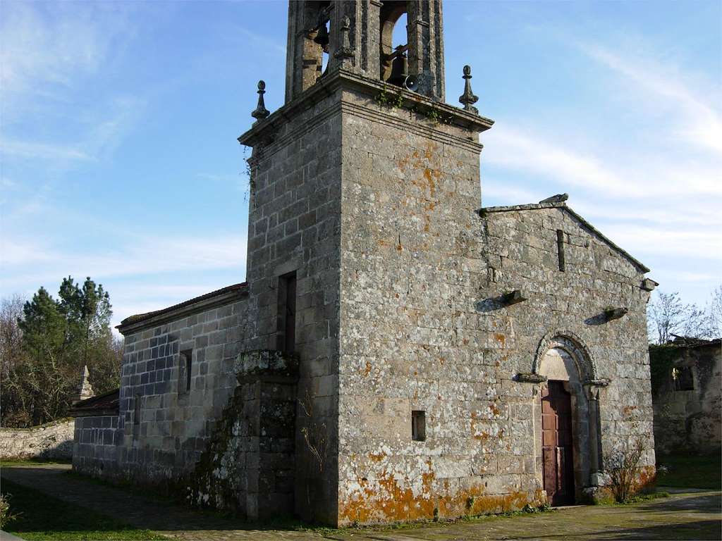 Iglesia de San Juan de Ourantes en Punxín