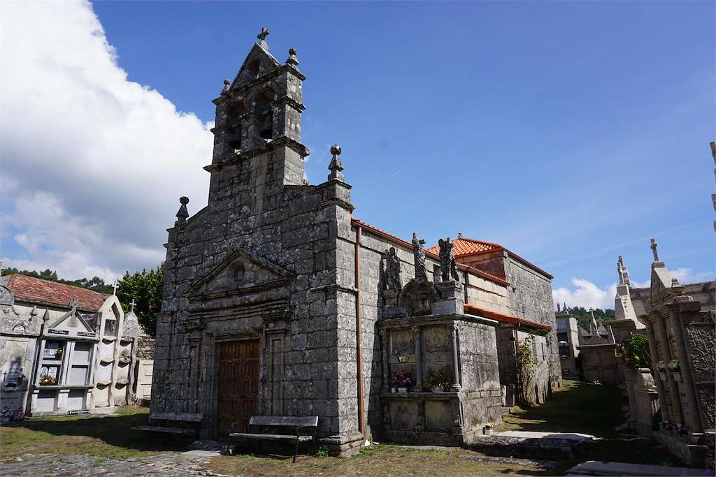 Iglesia de San Julián de Parada de Labiote en O Irixo