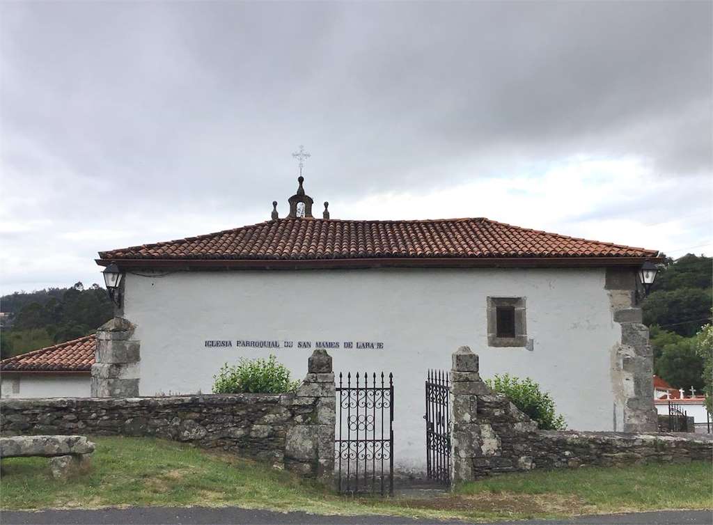 Iglesia de San Mamede de Laraxe en Cabanas