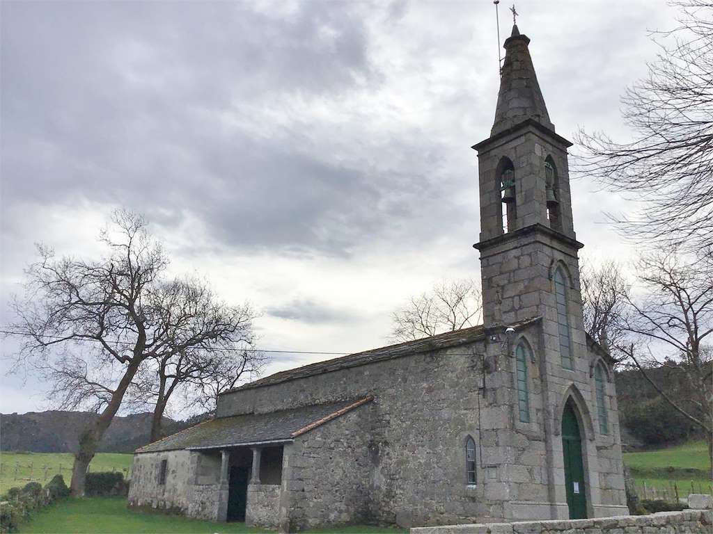 Iglesia de San Mamede de Oirás en Alfoz do Castrodouro