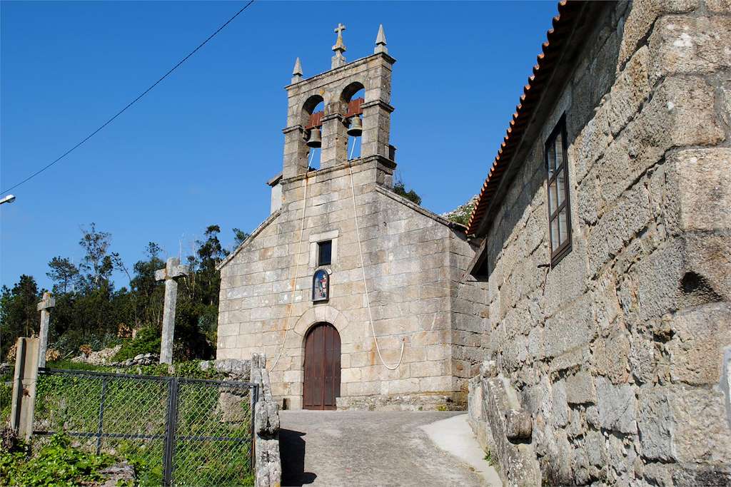 Iglesia de San Mamede de Pedornes en Oia