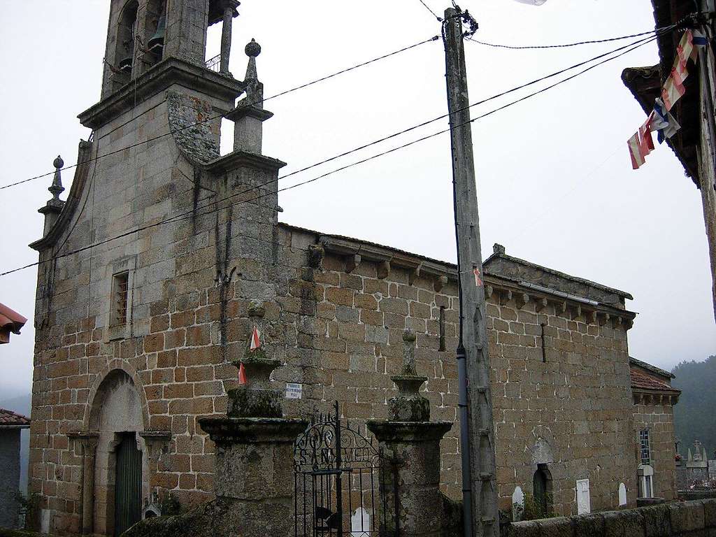 Iglesia de San Mamede de Puga en Toén