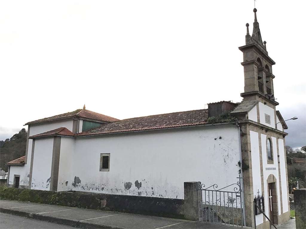 Iglesia de San Martiño de Dorneda en Oleiros