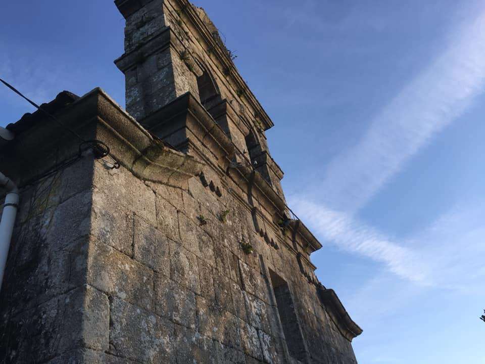 Iglesia de San Martiño de Tribás en Pantón