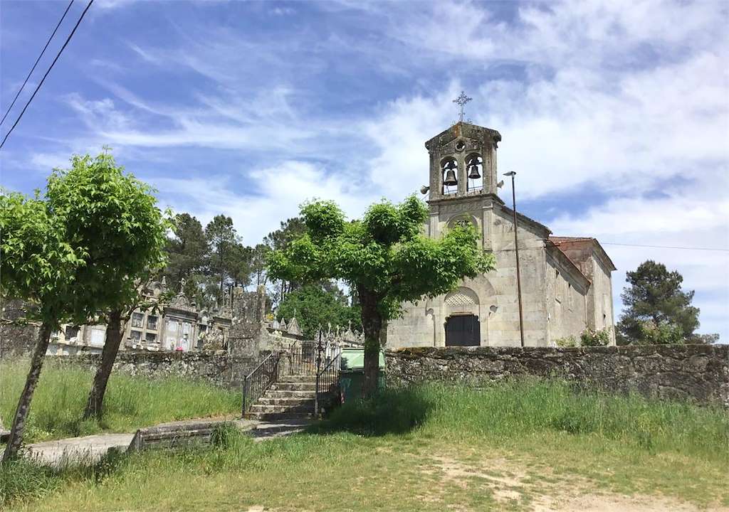 Iglesia de San Martiño do Lago en Maside