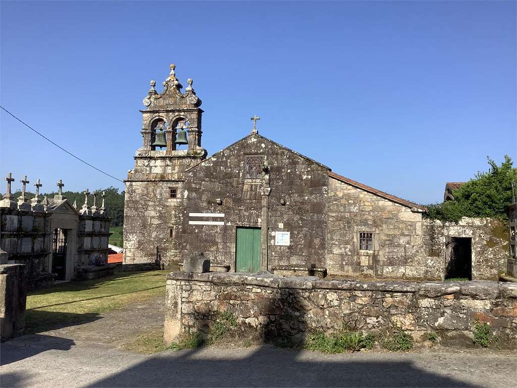 Iglesia de San Martín de Ozón en Muxía