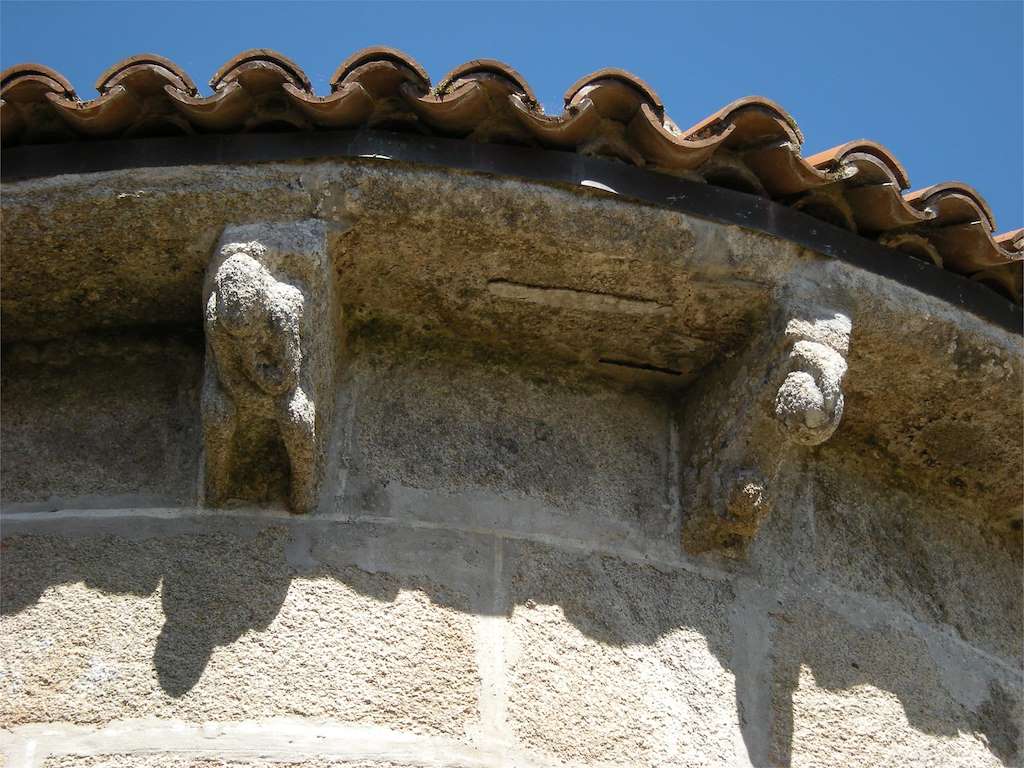 Iglesia de San Martín de Ozón en Muxía