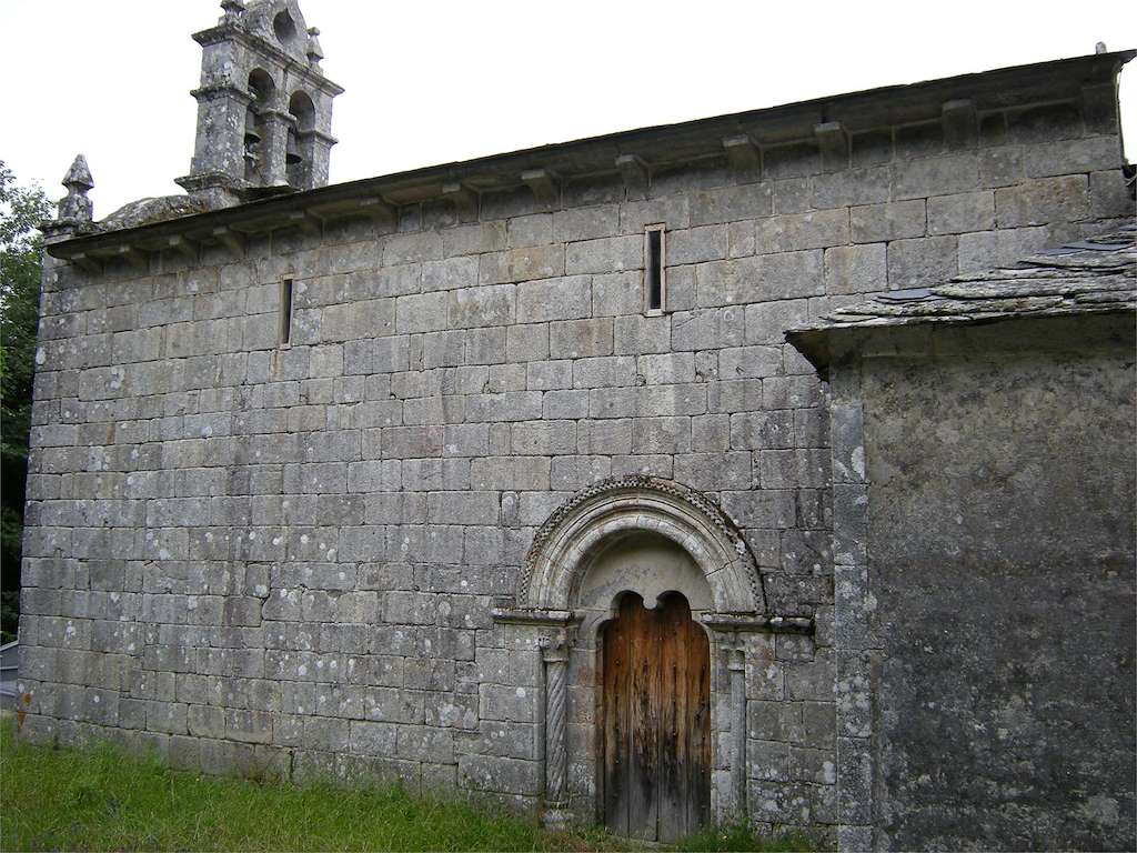 Iglesia de San Miguel de Bacurín en Lugo